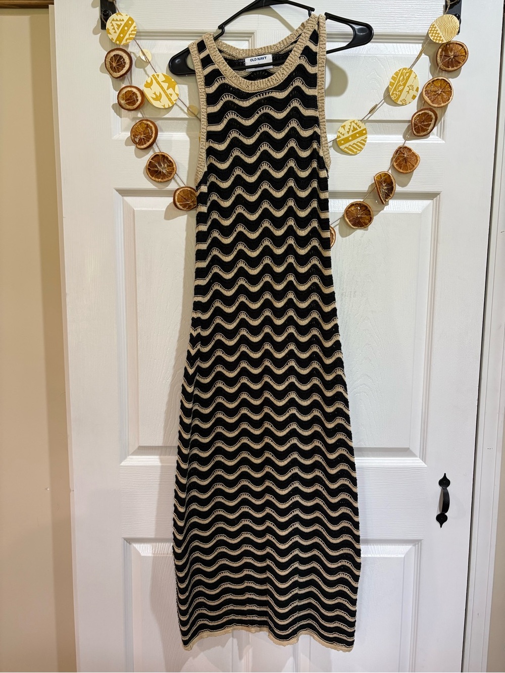 Old Navy Black and Cream Wavy Knit Maxi Dress
